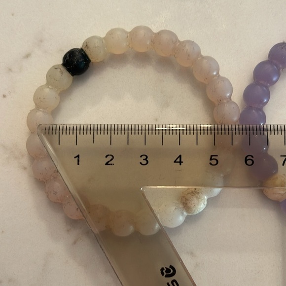 8 Lokai Bracelets and 1 “extra” - Picture 6 of 8